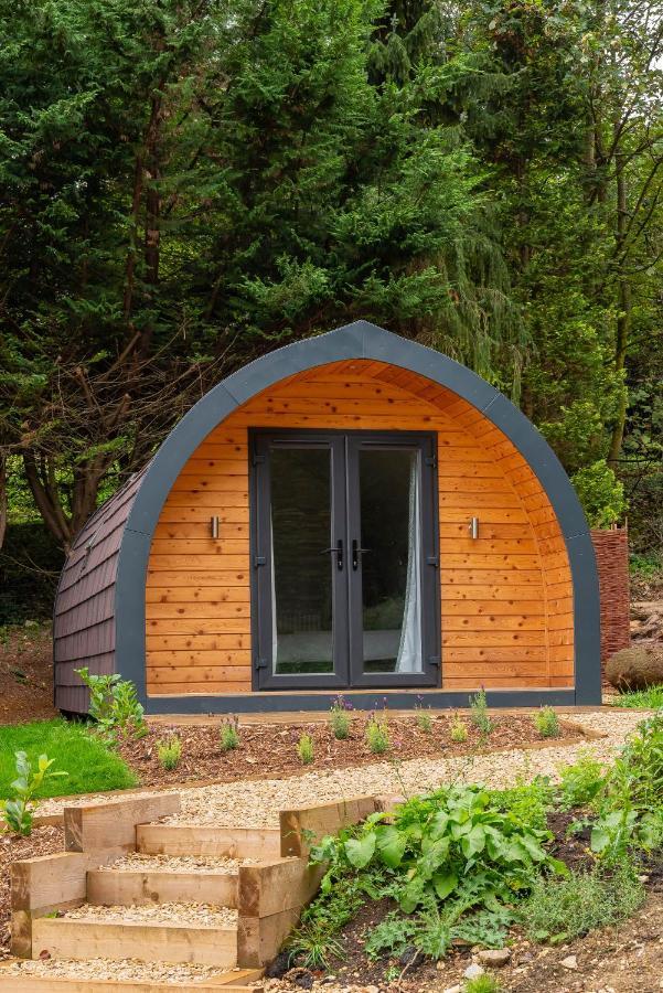 The Plough Inn Cabins Ramsden Екстериор снимка