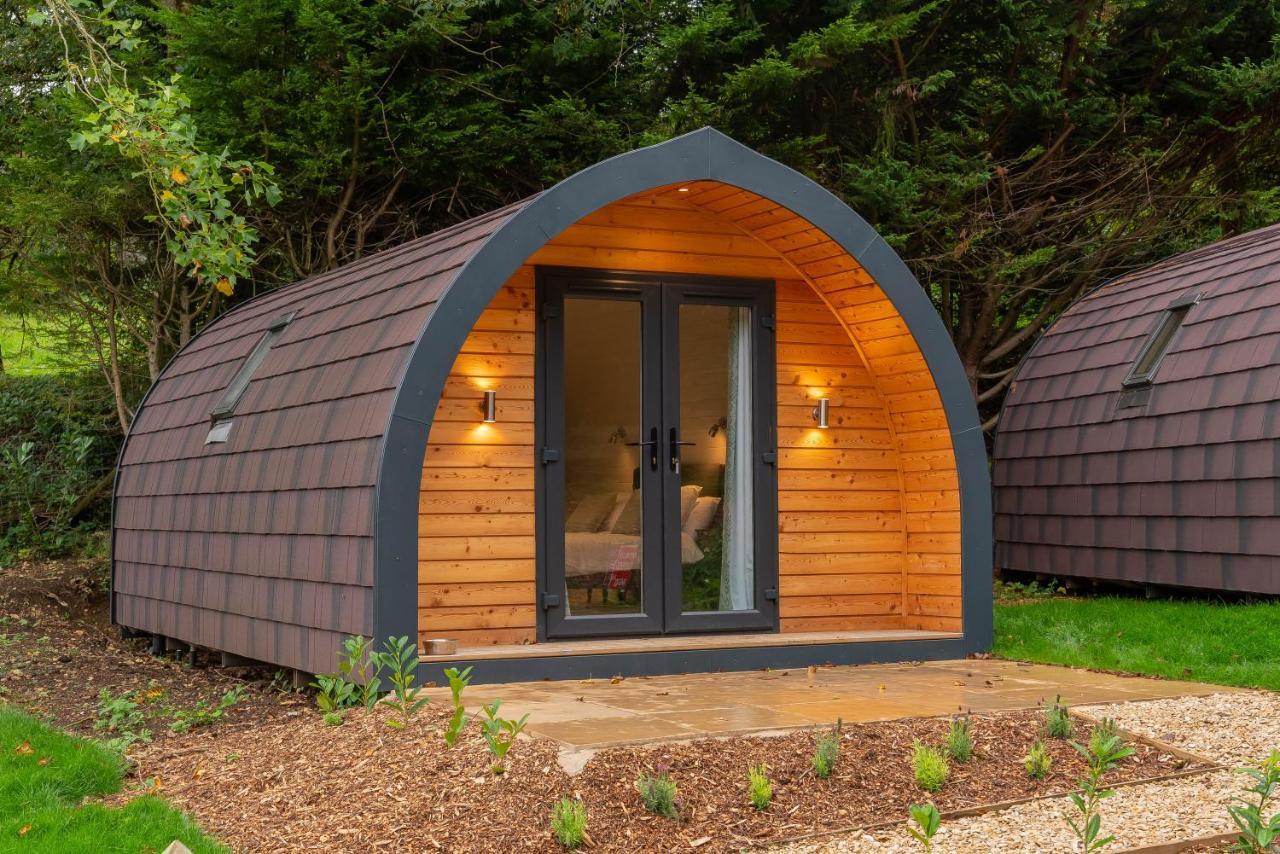 The Plough Inn Cabins Ramsden Екстериор снимка